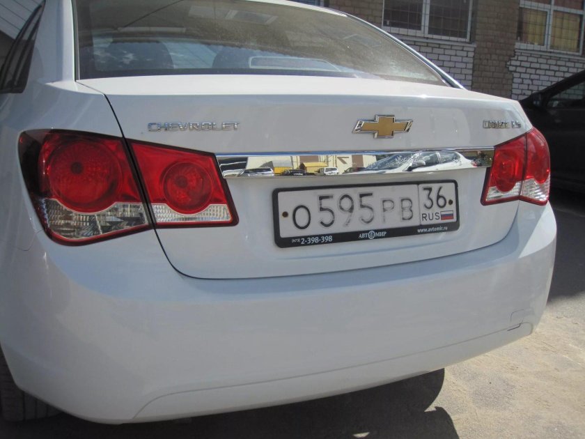 Шевроле Круз седан зад