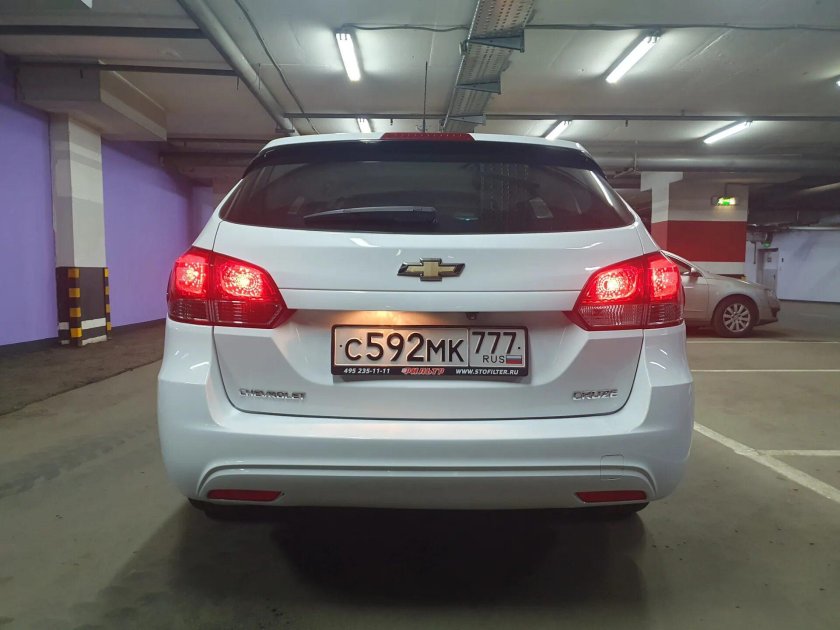 Круз универсал сзади