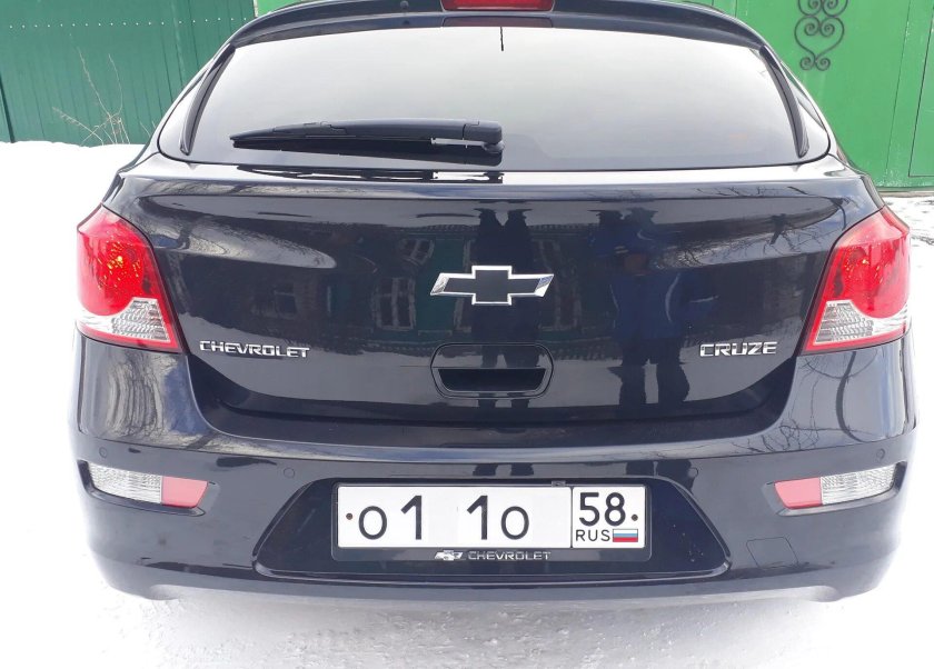 Шевроле Круз хэтчбек сзади