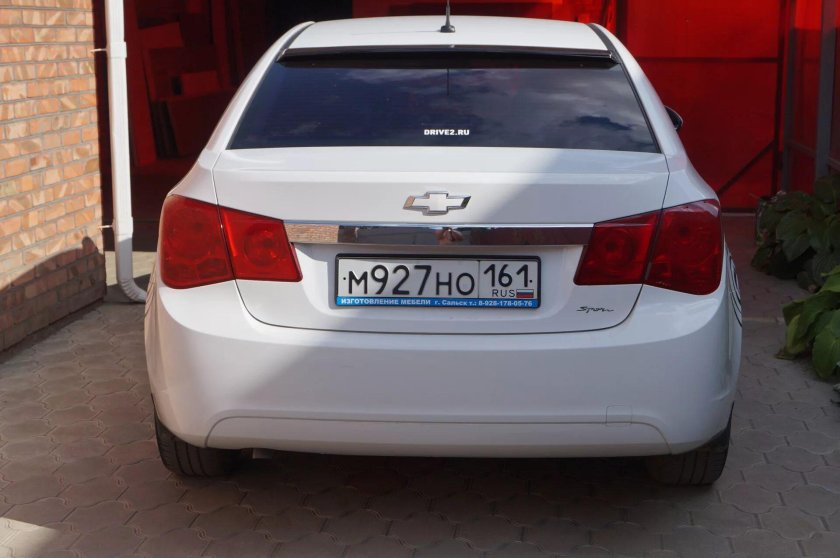 Шевроле Круз сзади