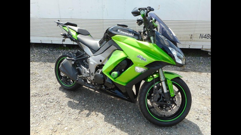 Мотоцикл Кавасаки 1000 кубов