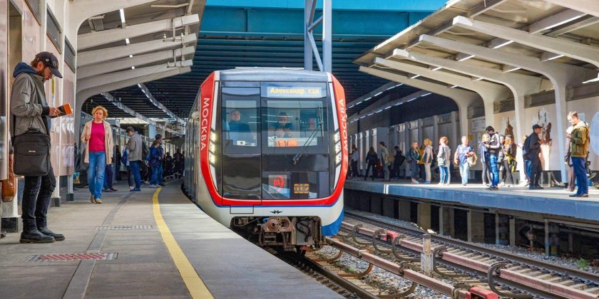 Филёвская линия метро поезда