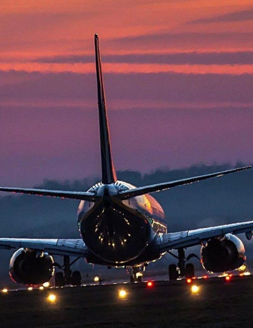 Самолет красивый