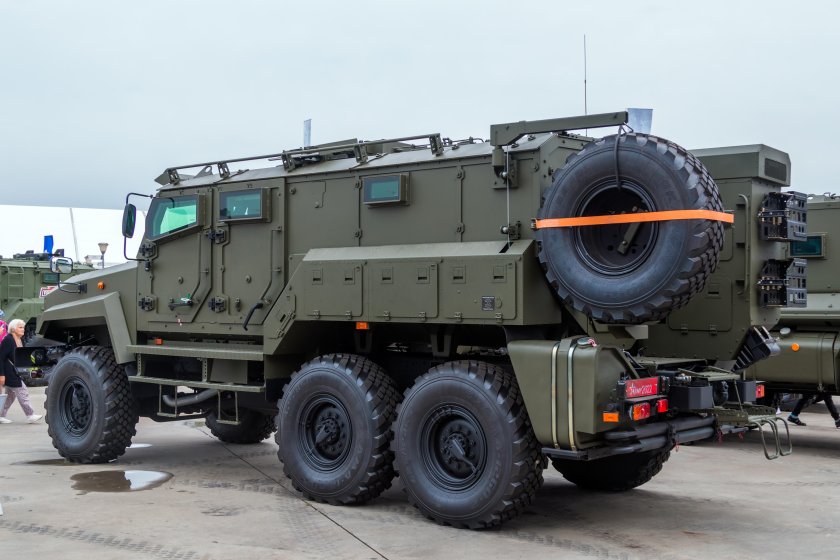 КАМАЗ 5350 военный бронированный z