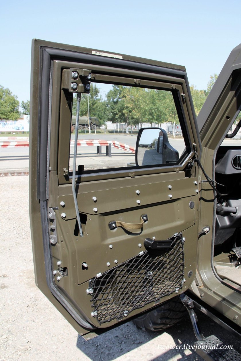 УАЗ Патриот бронекапсула