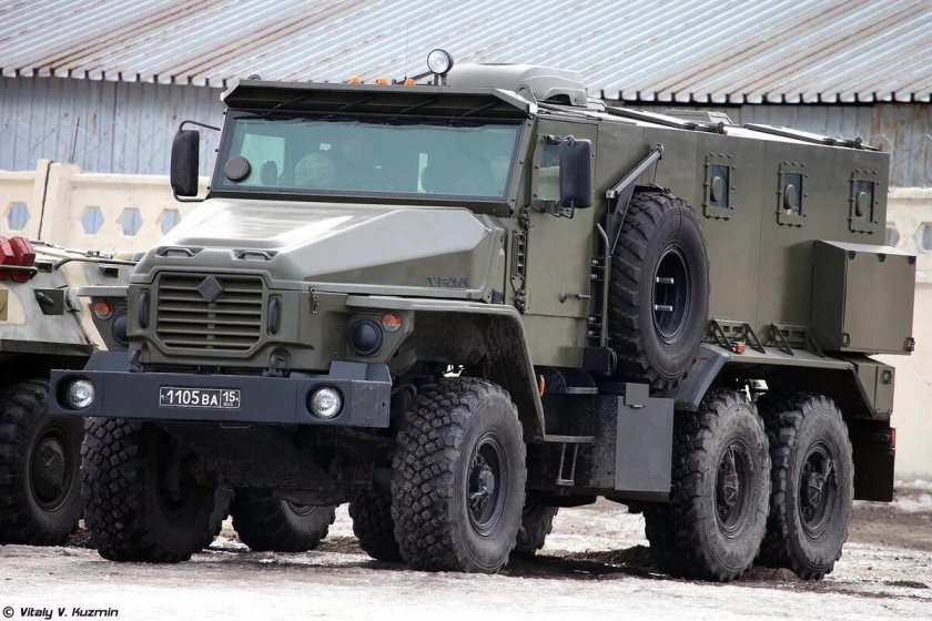 Урал 432009 бронеавтомобиль