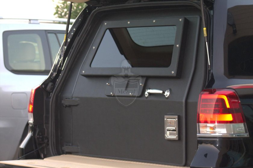 Тойота ленд Крузер бронированный