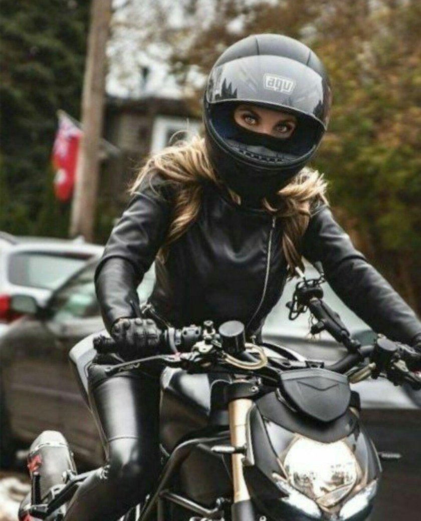 Девушки мотоциклистки