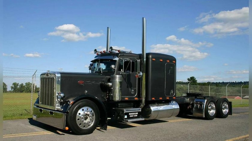 Грузовик Peterbilt 359