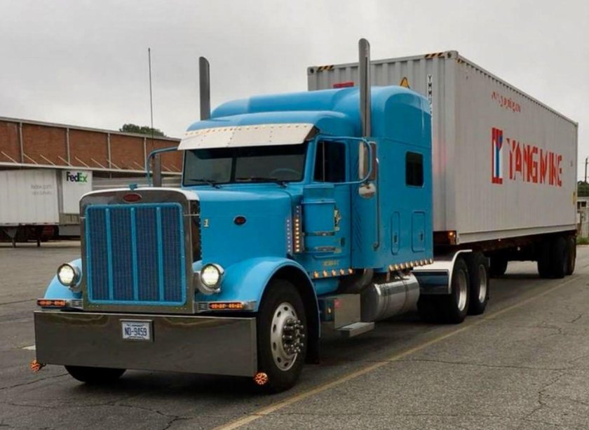 Грузовик американский