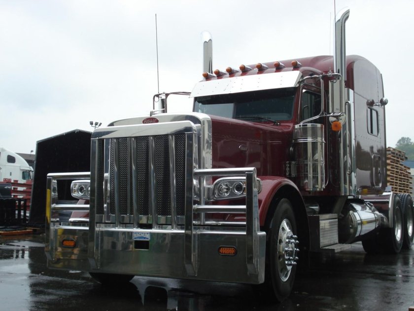 Peterbilt 389 с кенгурятником