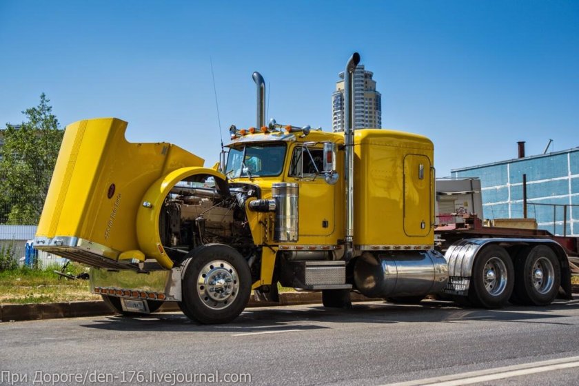Грузовик Peterbilt 359