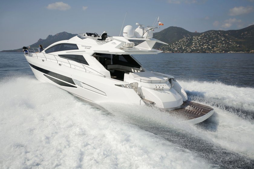 Galeon 700 Skydeck