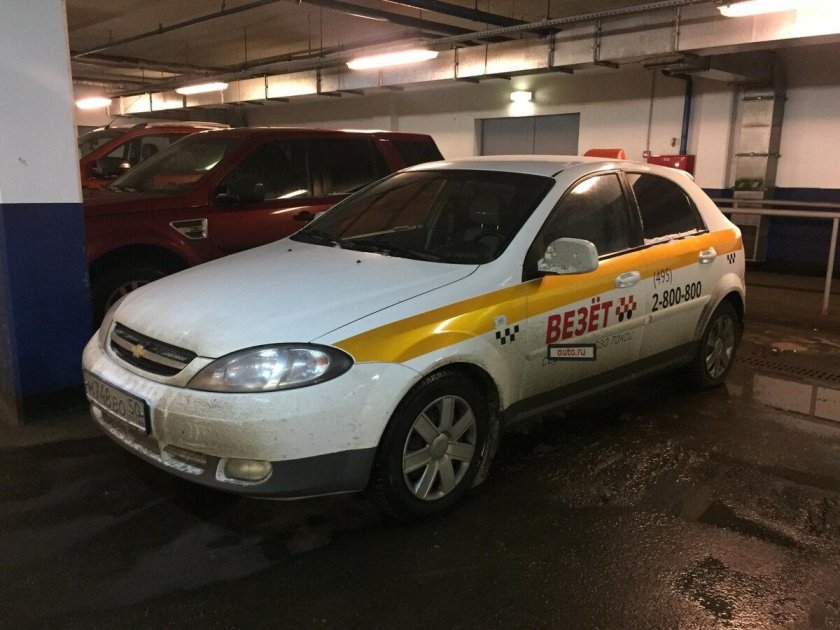 Такси Шевроле Лачетти универсал белый