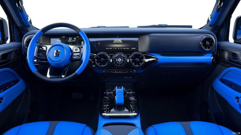 Tank 300 Cyber Knight