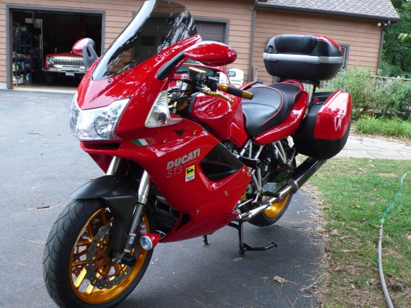 Ducati st3