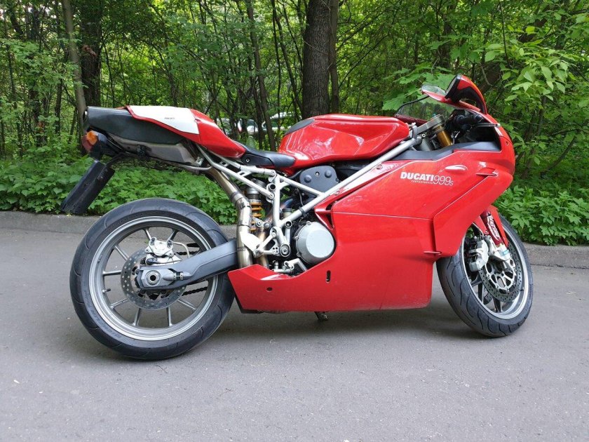 Ducati 999s