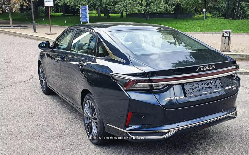 Тойота Камри 2023