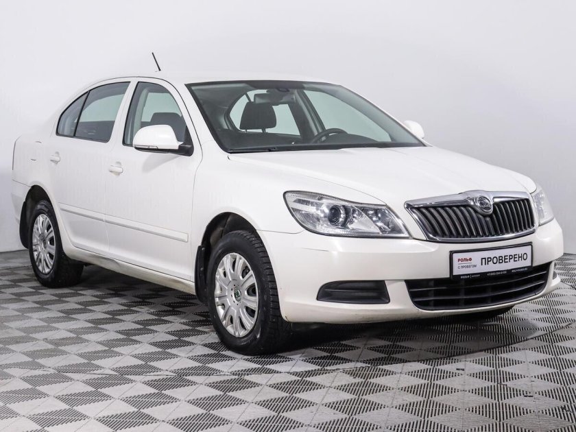 Белая шкода октавия