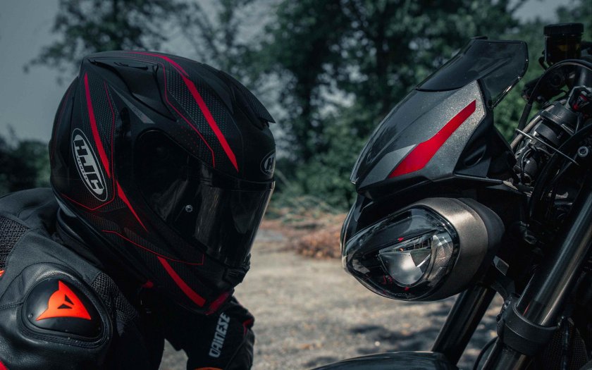 Шлем на мотоцикл