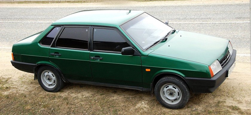 ВАЗ 21099 темно зеленая