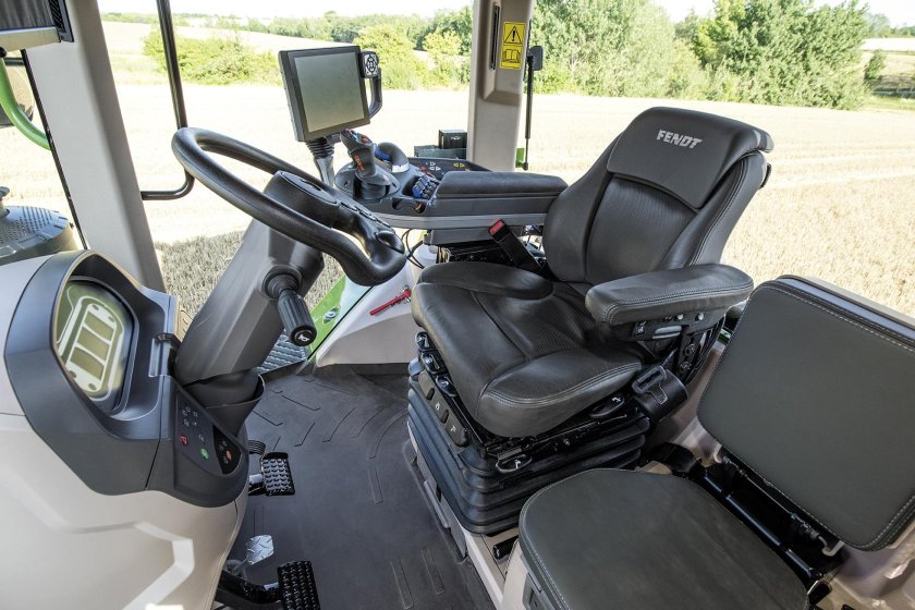 Фенд 900 Варио МТ трактор