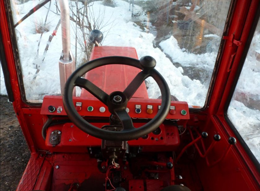 Салон трактора ЮМЗ 6