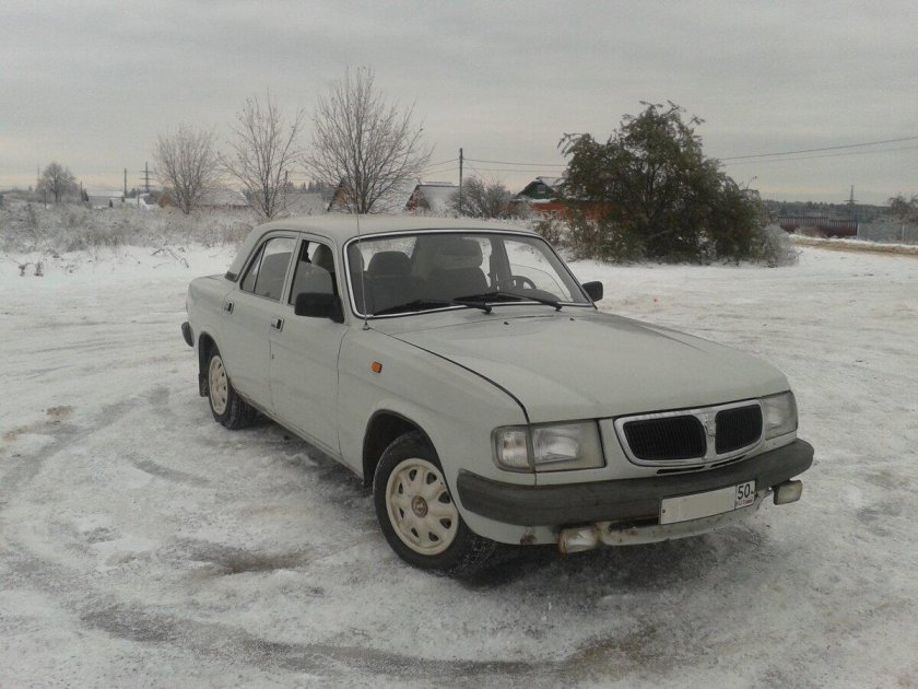 Волга ГАЗ 3110 белая