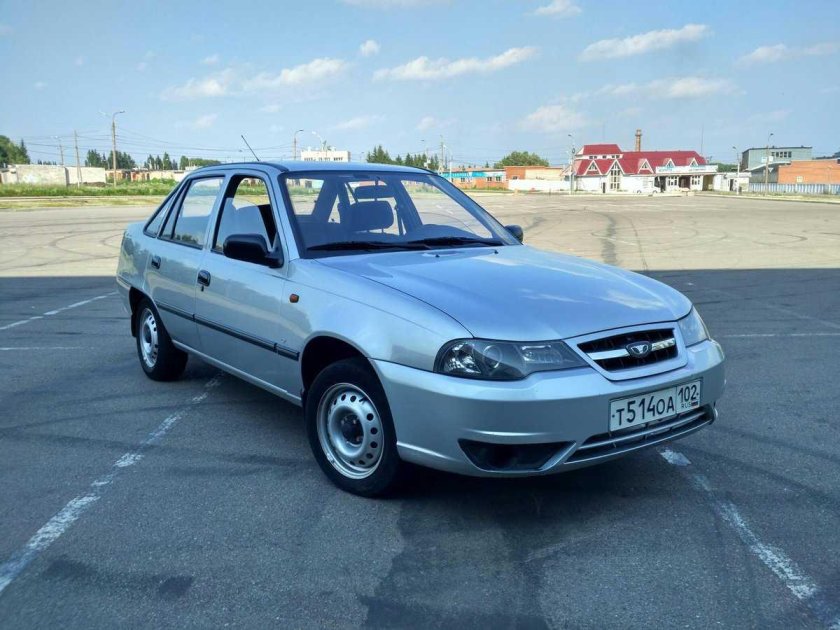 Машина Daewoo Nexia 2