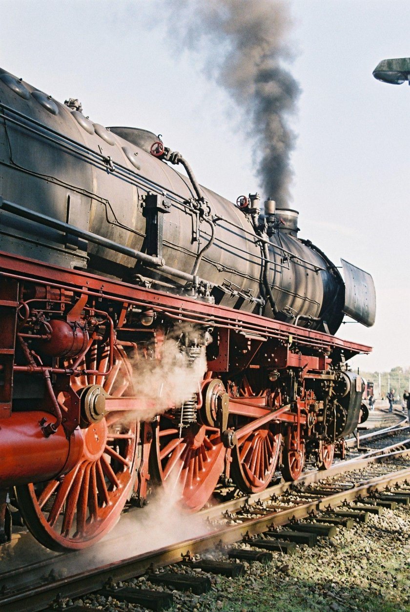 Старинный паровоз