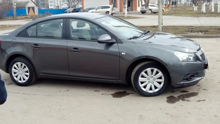Chevrolet Cruze мокрый асфальт