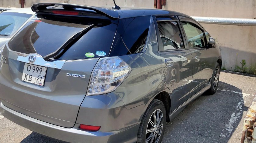 Honda fit shuttle hybrid 2012