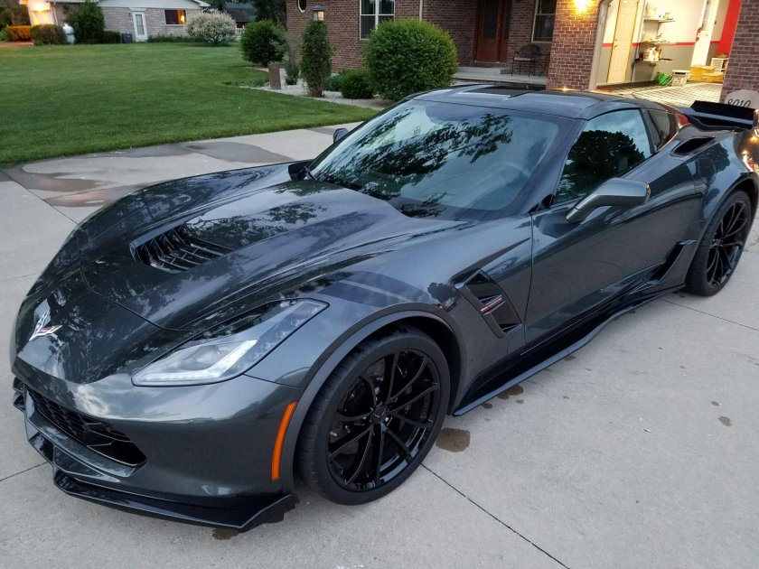 Шевроле Корвет 2023 чёрный