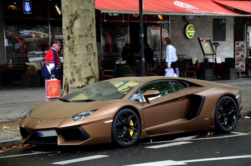 Ламборджини авентадор 2022