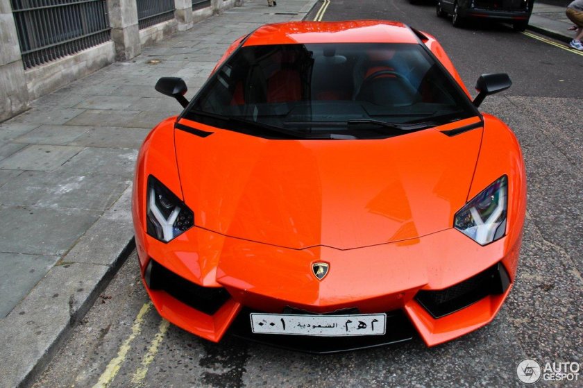 Lamborghini Aventador lp700-4 оранжевый