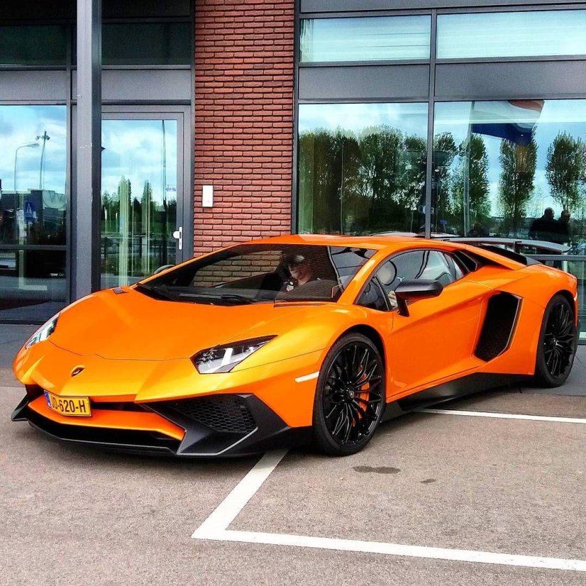 Lamborghini Aventador lp700-4 Золотая