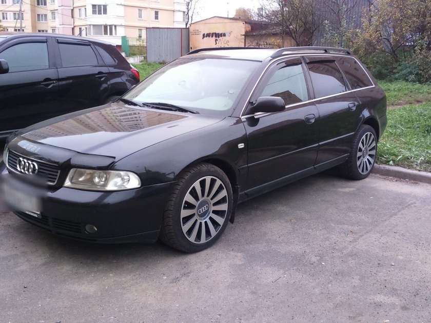 Audi a4 1996 универсал черная
