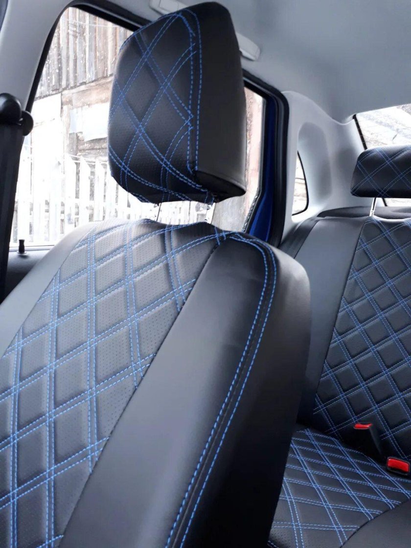 Чехлы на ВАЗ 2114 экокожа ромб красный