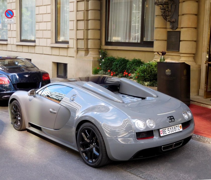 Бугатти Вейрон в Москве