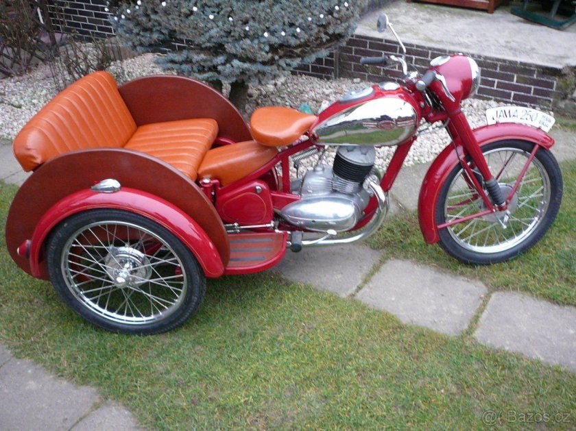 Ява Перак кастом