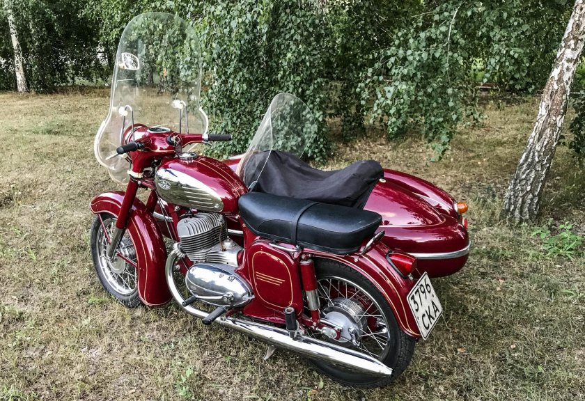 Мотоцикл Ява 350 стару