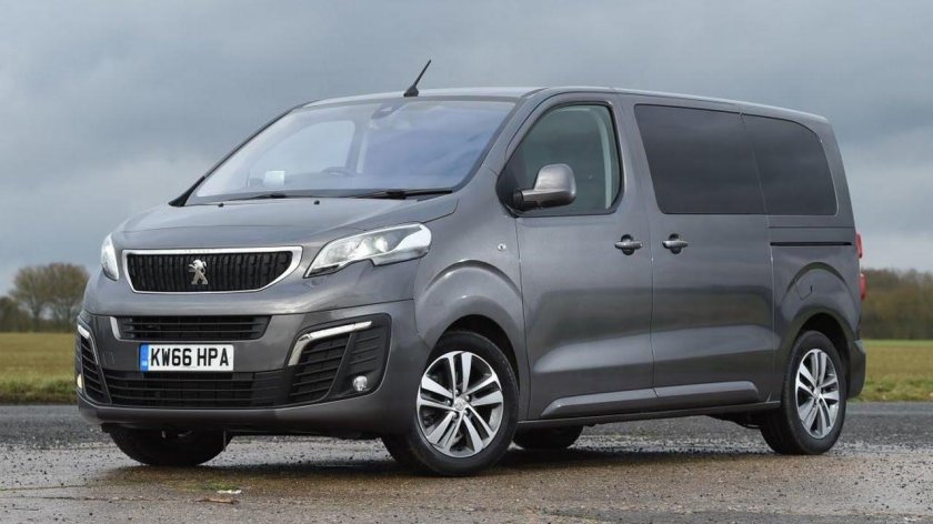 Пежо Травеллер 2022