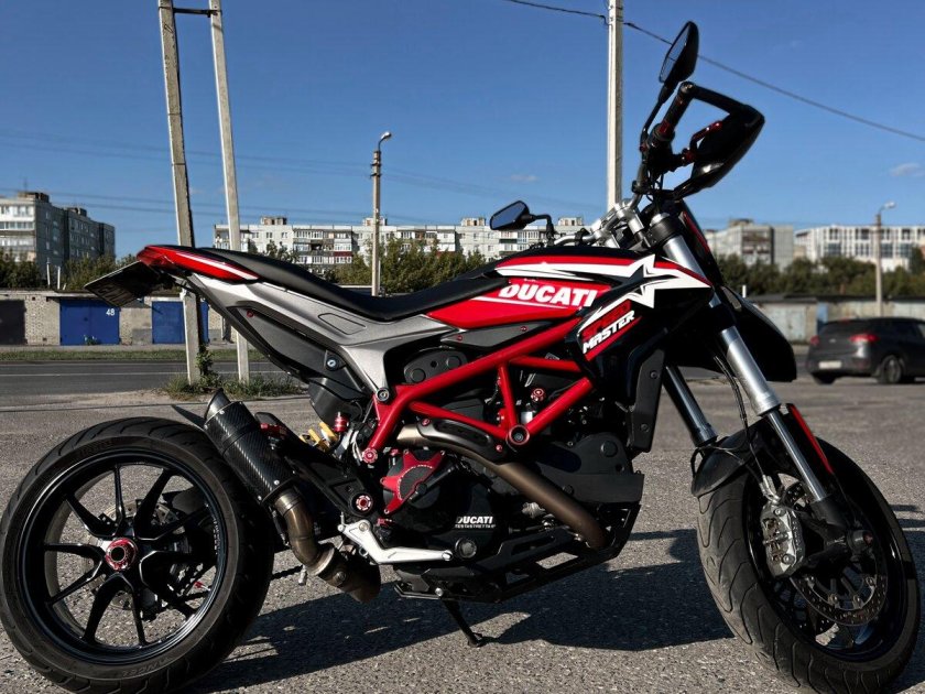 Ducati hypermotard 821