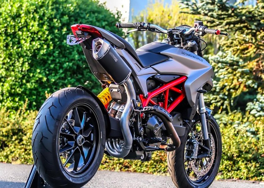 Ducati Hypermotard 821