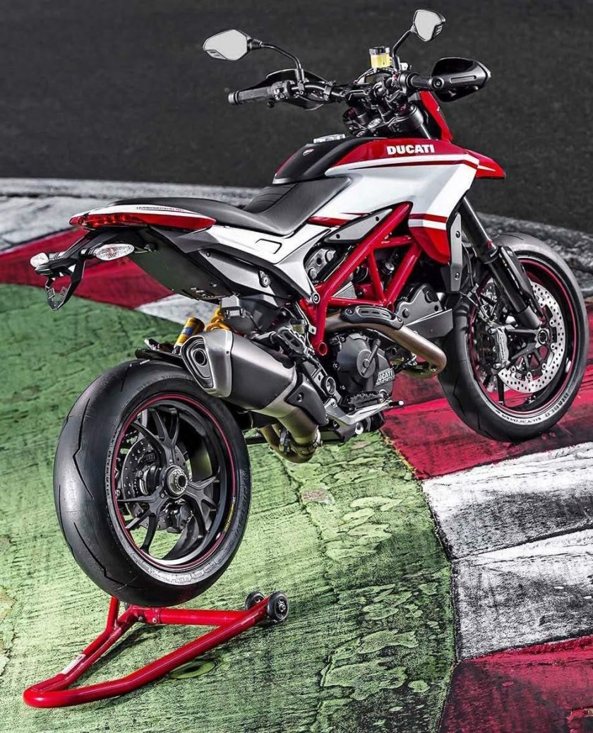 Ducati Hypermotard 821 SP