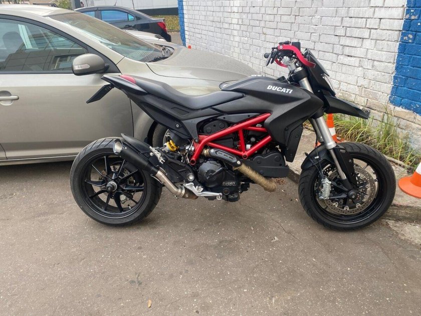 Ducati Hyperstrada 939