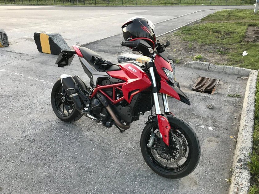 Ducati Hypermotard 821