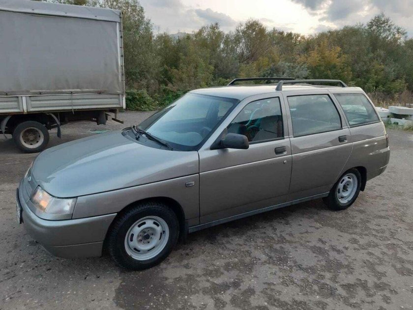 ВАЗ 2111 серая