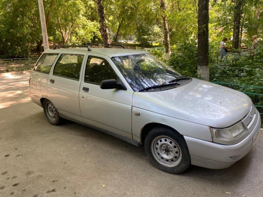 ВАЗ 2111 серебристая