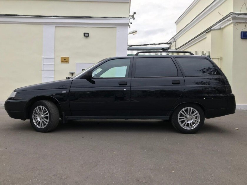 ВАЗ 2111 черная